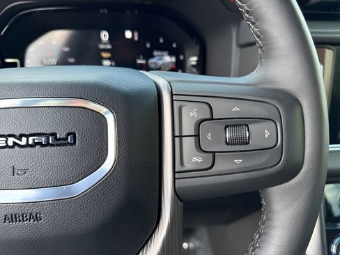 Used 2023 GMC Yukon Denali Ultimate AWD/4WD image 19