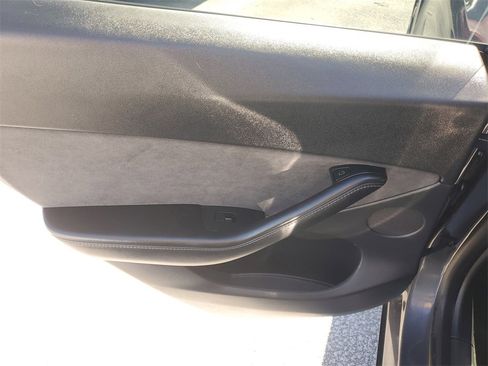 Used 2021 Tesla Model Y Long Range image 20