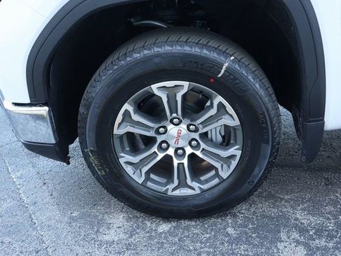 New 2026 GMC Sierra 1500 SLE image 7