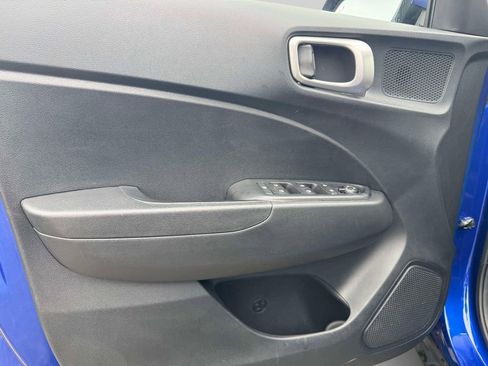 Used 2023 Hyundai Venue SEL w/ Cargo Package FWD image 15