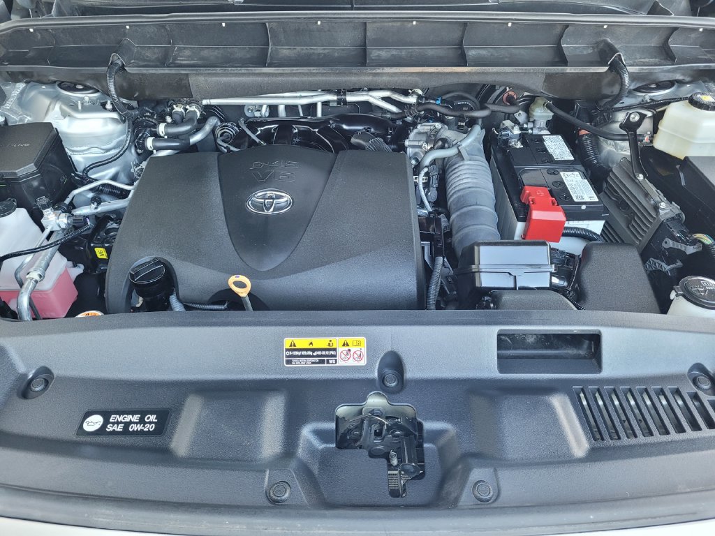 Used 2022 Toyota Highlander L FWD image 24