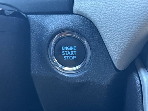 Used 2022 Toyota RAV4 XLE image 23