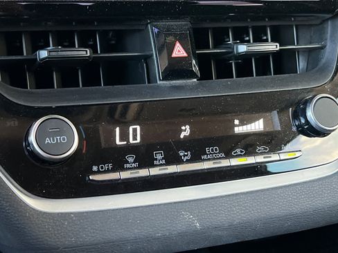 Used 2023 Toyota Corolla LE image 21