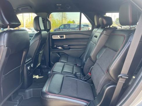 Certified 2024 Ford Explorer ST-Line w/ Class IV Trailer Tow Package AWD/4WD image 19