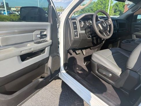 Used 2019 RAM 1500 Express RWD image 9