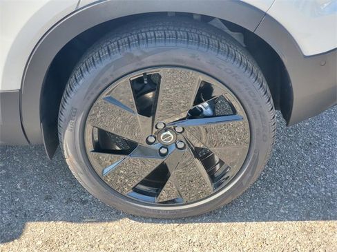 New 2026 Volvo XC40 B5 Ultra w/ Protection Package Premier image 7