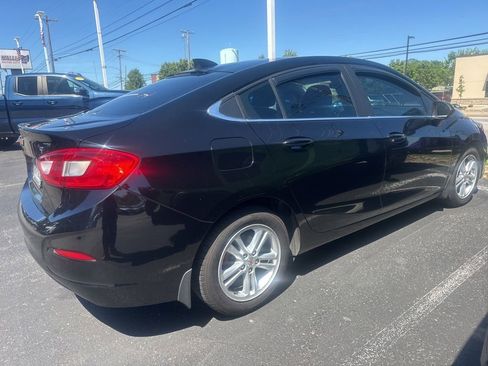 Used 2017 Chevrolet Cruze LT FWD image 6