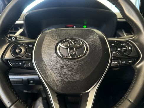 Used 2023 Toyota Corolla SE w/ SE Package image 22