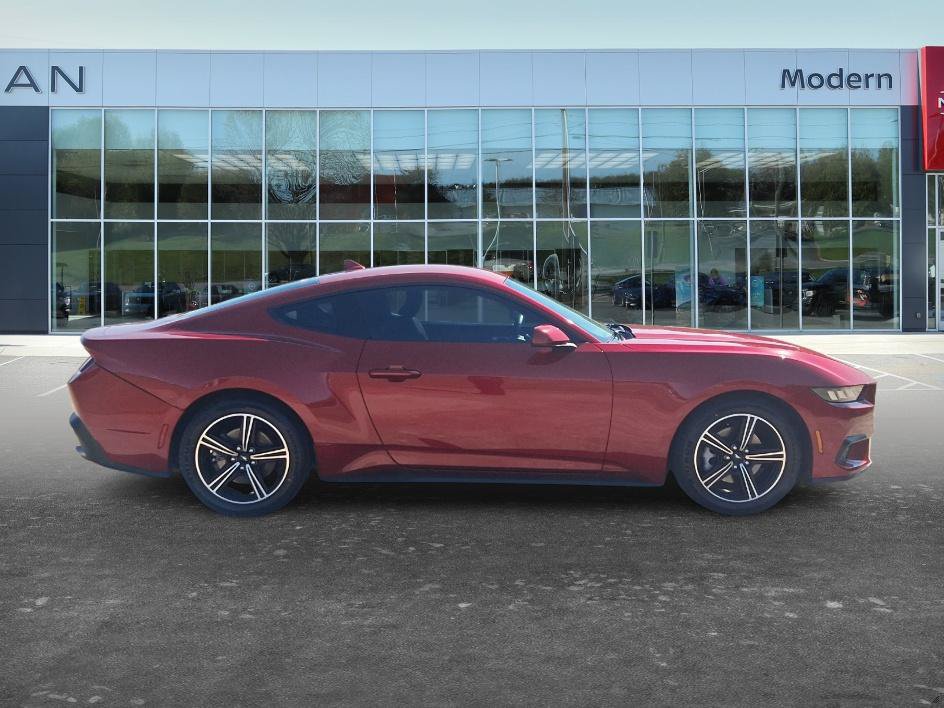 Used 2024 Ford Mustang Coupe RWD image 4