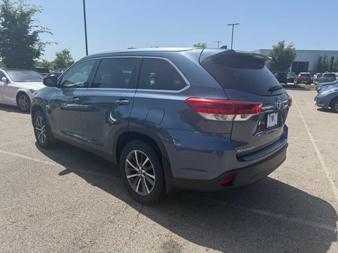 Used 2019 Toyota Highlander XLE AWD/4WD image 7