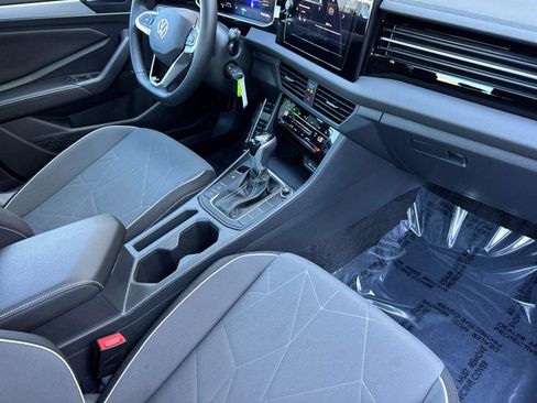 Used 2025 Volkswagen Jetta Sport image 14