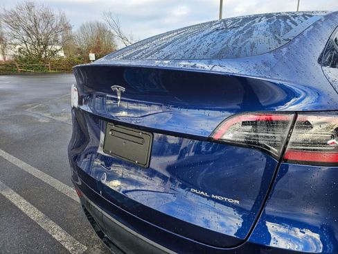 Used 2023 Tesla Model Y Long Range image 14