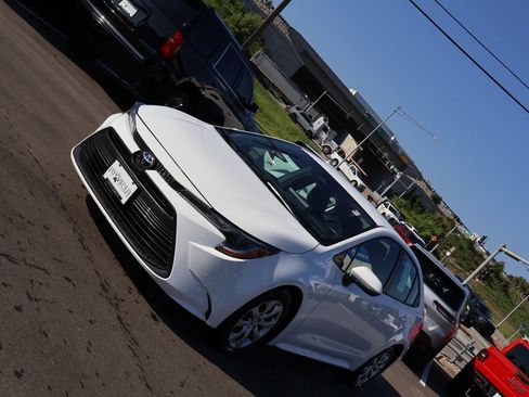 Used 2024 Toyota Corolla LE FWD image 3