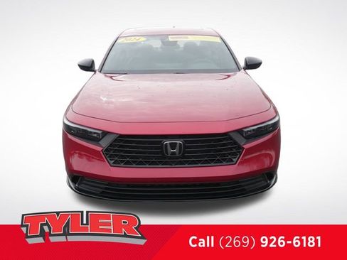 Used 2024 Honda Accord Sport image 2