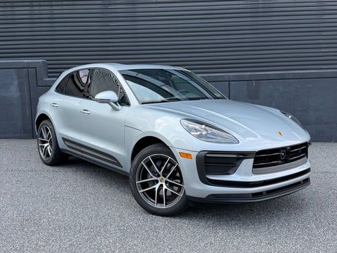 Certified 2026 Porsche Macan AWD/4WD image 12