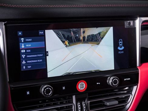 New 2026 Porsche Macan image 23