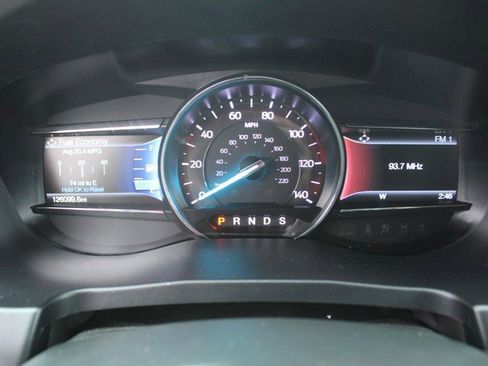 Used 2018 Ford Explorer XLT w/ Equipment Group 202A image 18