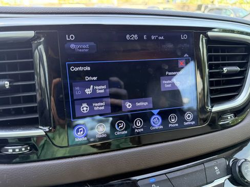Used 2017 Chrysler Pacifica Touring-L Plus FWD image 19