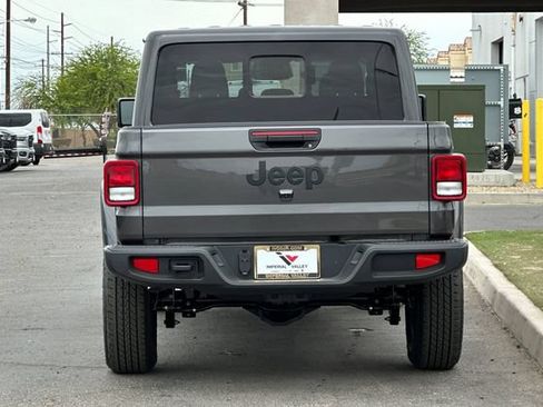 New 2026 Jeep Gladiator Sport AWD/4WD image 4