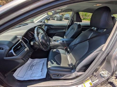 Used 2019 Toyota Camry SE w/ Carpet Mat Package FWD image 24
