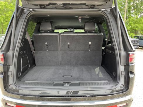 Used 2024 Jeep Wagoneer Series II RWD image 43