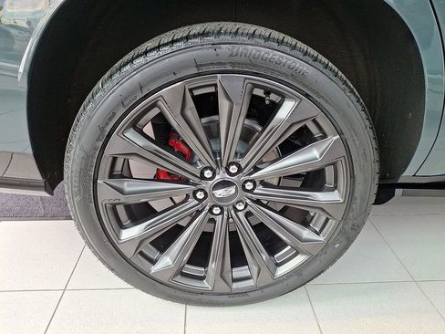 Used 2025 Cadillac Escalade V image 7