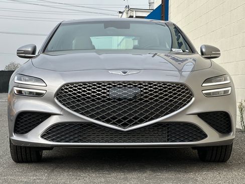 Used 2023 Genesis G70 2.0T image 9
