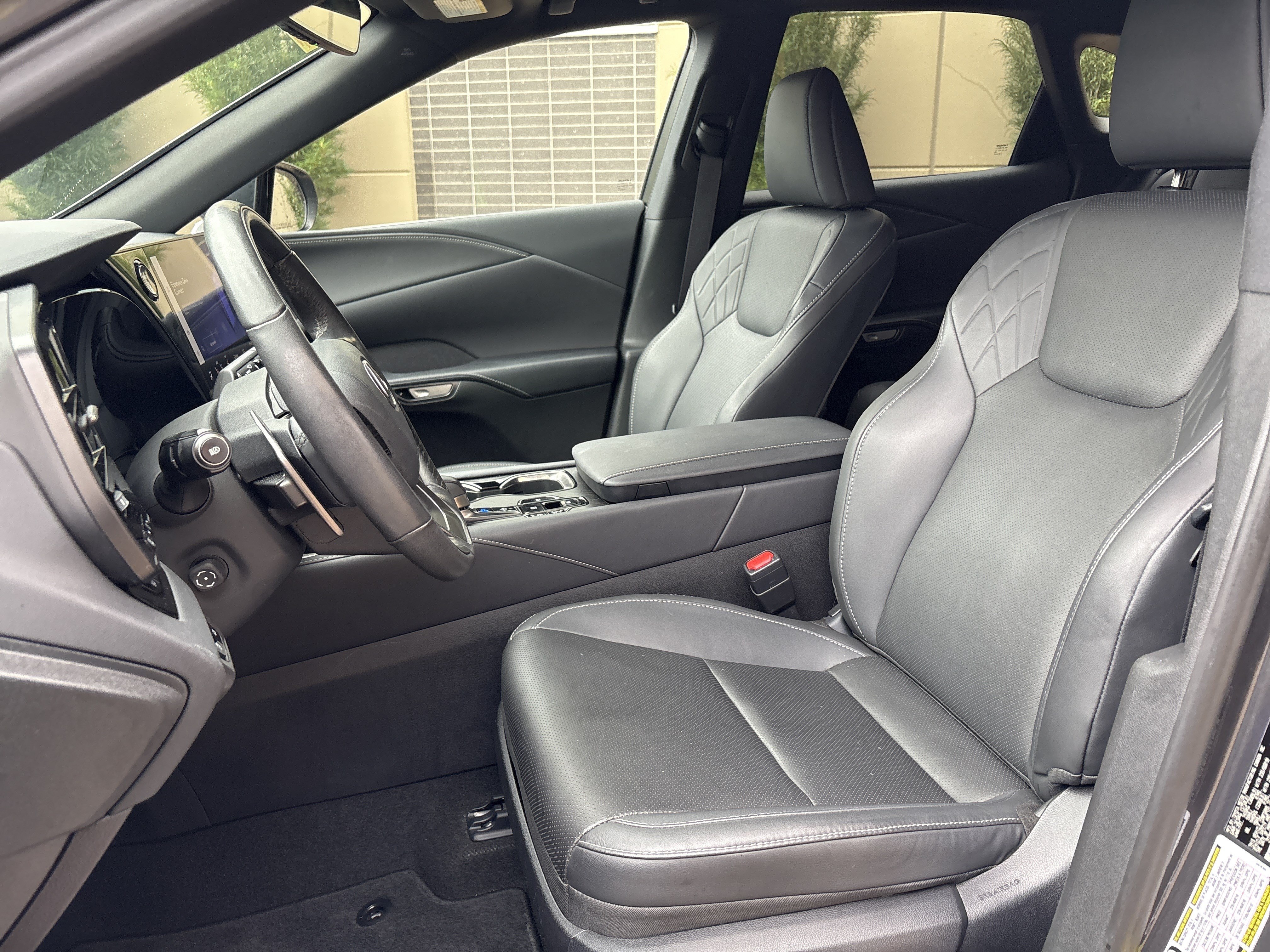 Used 2024 Lexus RX 350h w/ Accessory Package (Z1) AWD/4WD image 16