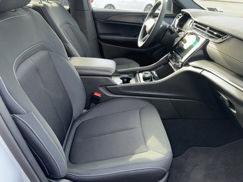 Used 2024 Jeep Grand Cherokee Laredo X w/ Trailer Tow Package image 39