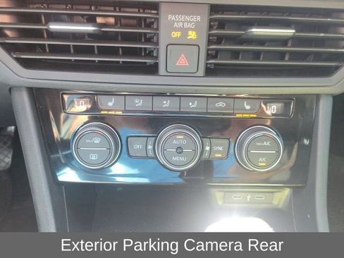 Used 2024 Volkswagen Jetta SE image 7