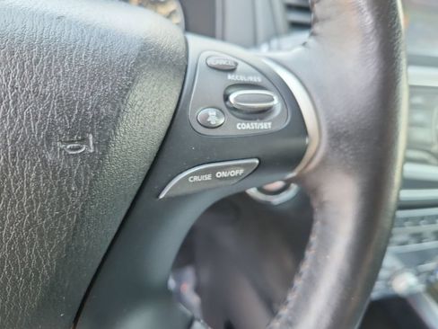 Used 2020 Nissan Pathfinder SL AWD/4WD image 22