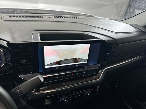 Used 2023 Chevrolet Silverado 1500 LT image 22