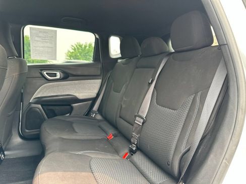 Used 2025 Jeep Compass Sport AWD/4WD image 32