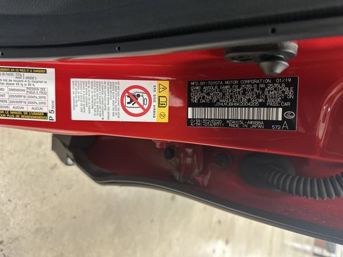 Used 2019 Lexus UX 250h w/ Premium Package image 35