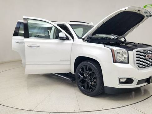 Used 2019 GMC Yukon Denali w/ Denali Ultimate Package AWD/4WD image 32