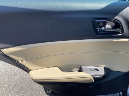 Used 2015 Acura ILX w/ Premium Package FWD image 24
