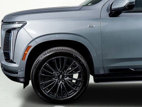 Used 2025 Cadillac Escalade Sport Platinum image 13