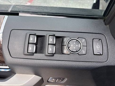 Used 2018 Ford F250 Lariat w/ Lariat Ultimate Package AWD/4WD image 15
