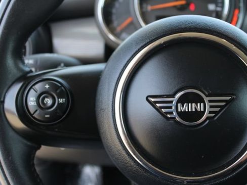 Used 2020 MINI Cooper 2-Door Hardtop FWD image 21