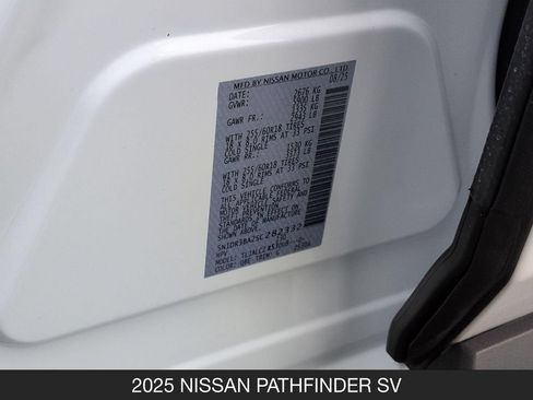 Used 2025 Nissan Pathfinder SV FWD image 27