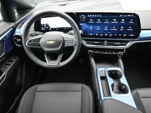New 2026 Chevrolet Equinox EV LT FWD image 19