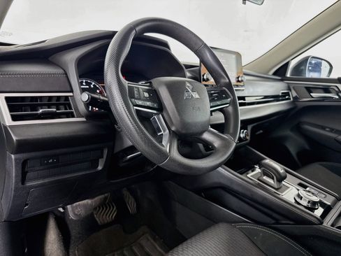 Used 2022 Mitsubishi Outlander ES FWD image 21