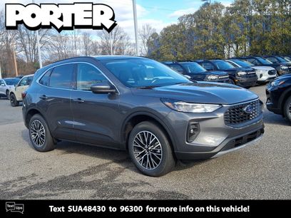 New 2025 Ford Escape SE w/ Class II Trailer Tow Package