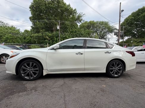 Used 2018 Nissan Altima 2.5 SR w/ SR Special Edition FWD image 8