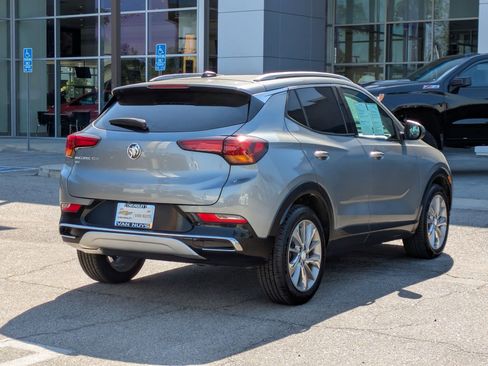 Used 2021 Buick Encore GX Essence w/ Experience Buick Package FWD image 5