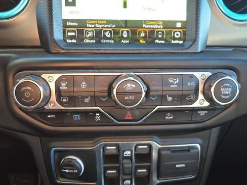 Used 2023 Jeep Wrangler Unlimited w/ Sun & Screen Package image 21