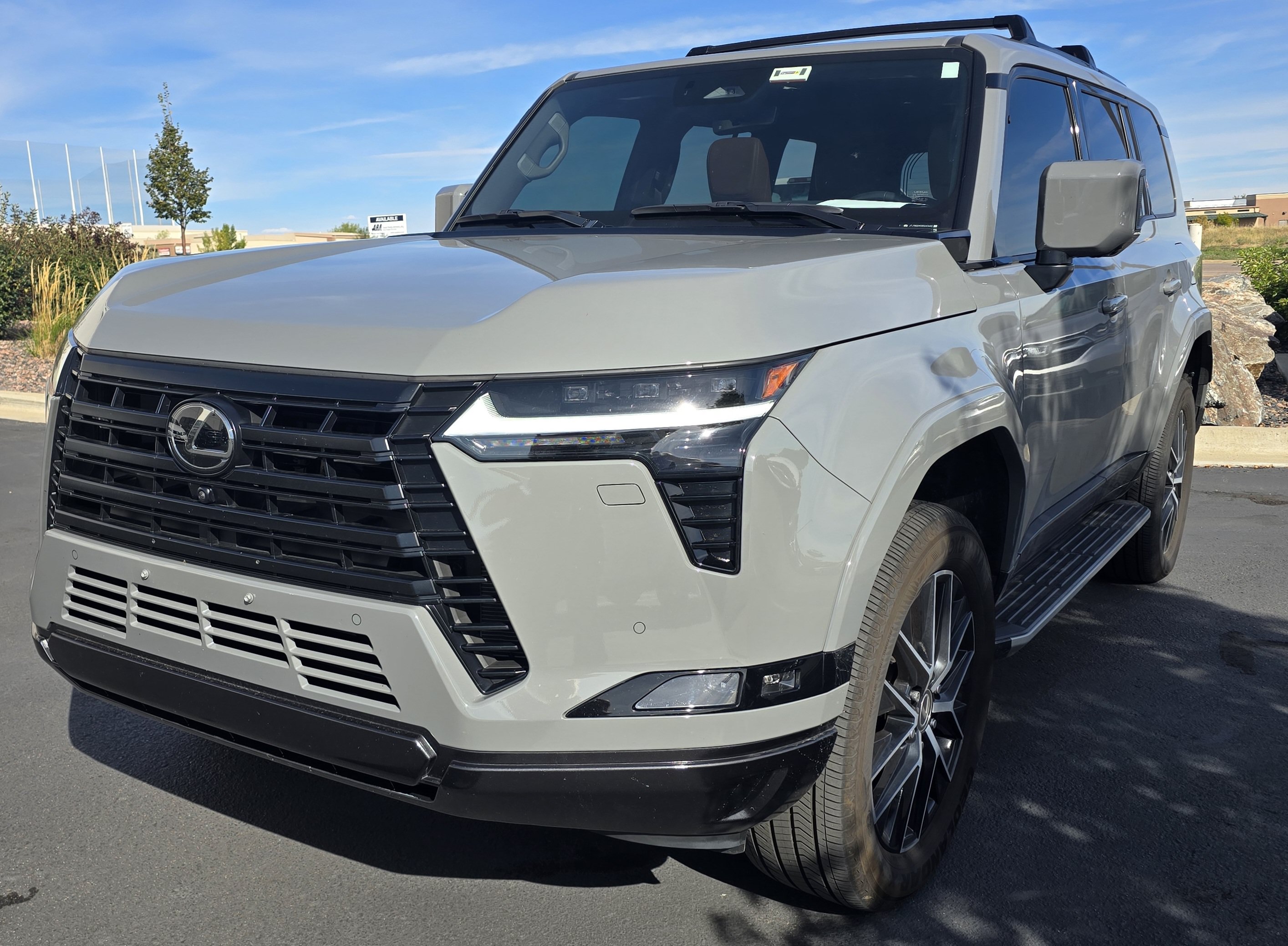 Used 2025 Lexus GX 550 w/ Accessory Package (2T) AWD/4WD image 3