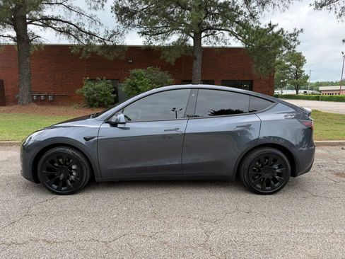 Used 2021 Tesla Model Y Long Range AWD/4WD image 2