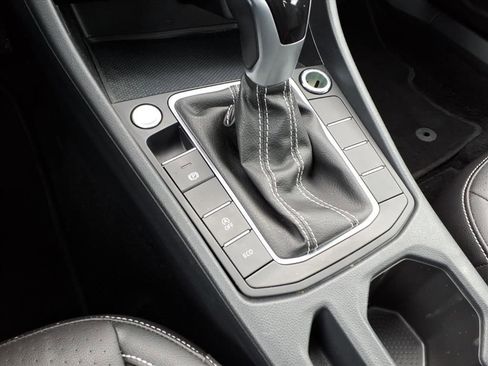 Used 2023 Volkswagen Jetta SE w/ Panoramic Sunroof Package image 23