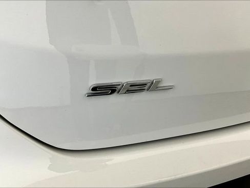 Used 2022 Ford Edge SEL w/ Convenience Package image 14